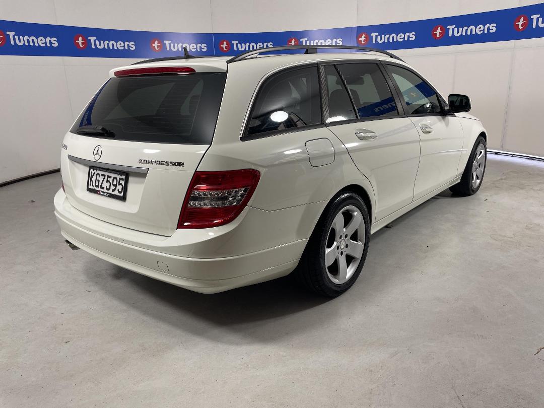 Photo '7' of Mercedes-Benz C200