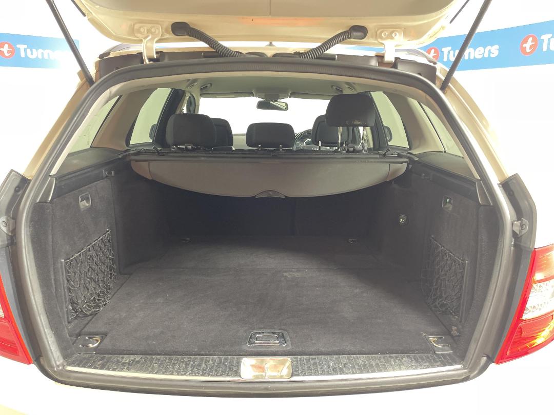 Photo '14' of Mercedes-Benz C200