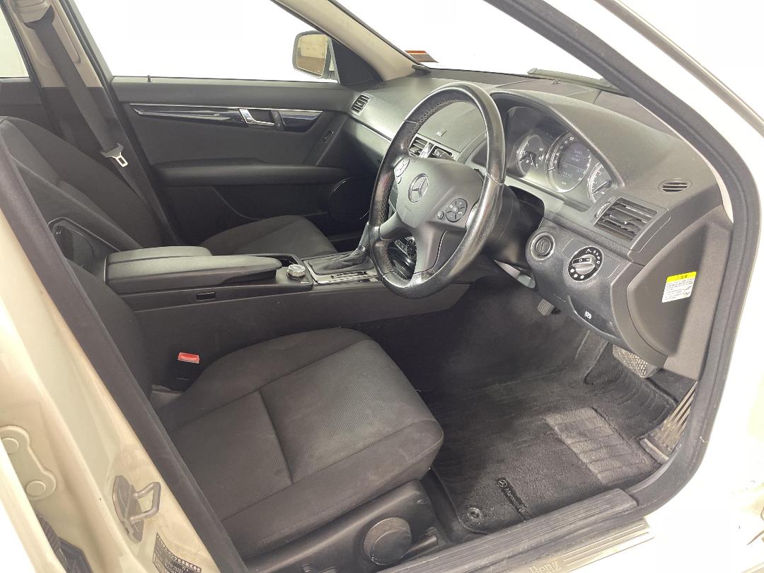 Photo '16' of Mercedes-Benz C200