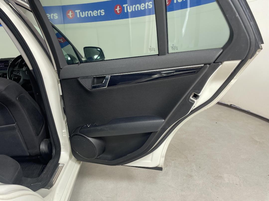 Photo '19' of Mercedes-Benz C200