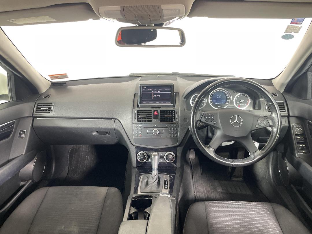 Photo '17' of Mercedes-Benz C200