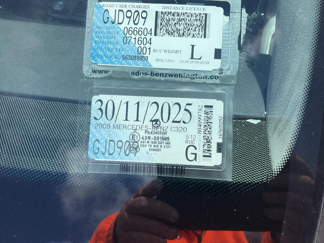 Photo '14' of Mercedes-Benz C320