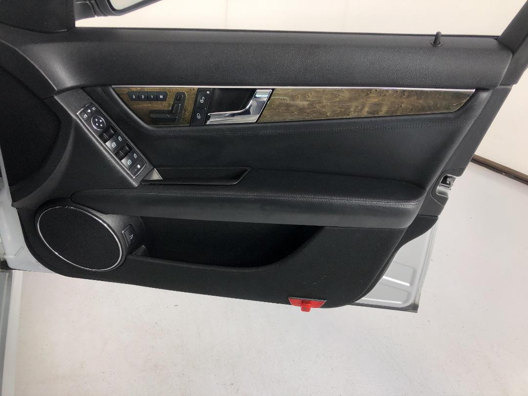 Photo '15' of Mercedes-Benz C63