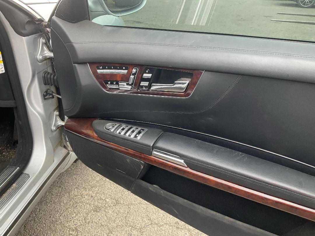 Photo '14' of Mercedes-Benz CL-Class CL550 Photo '14' of Mercedes-Benz CL-Class CL550