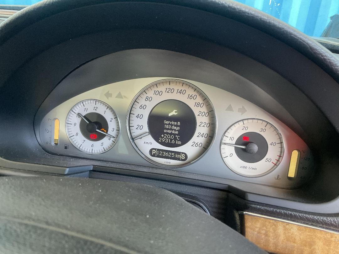 Photo '17' of Mercedes-Benz E-Class E320 CDI Avantgarde Photo '17' of Mercedes-Benz E-Class E320 CDI Avantgarde