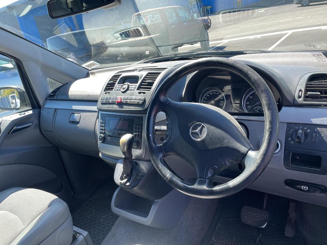 Photo '18' of Mercedes-Benz V350 Photo '18' of Mercedes-Benz V350