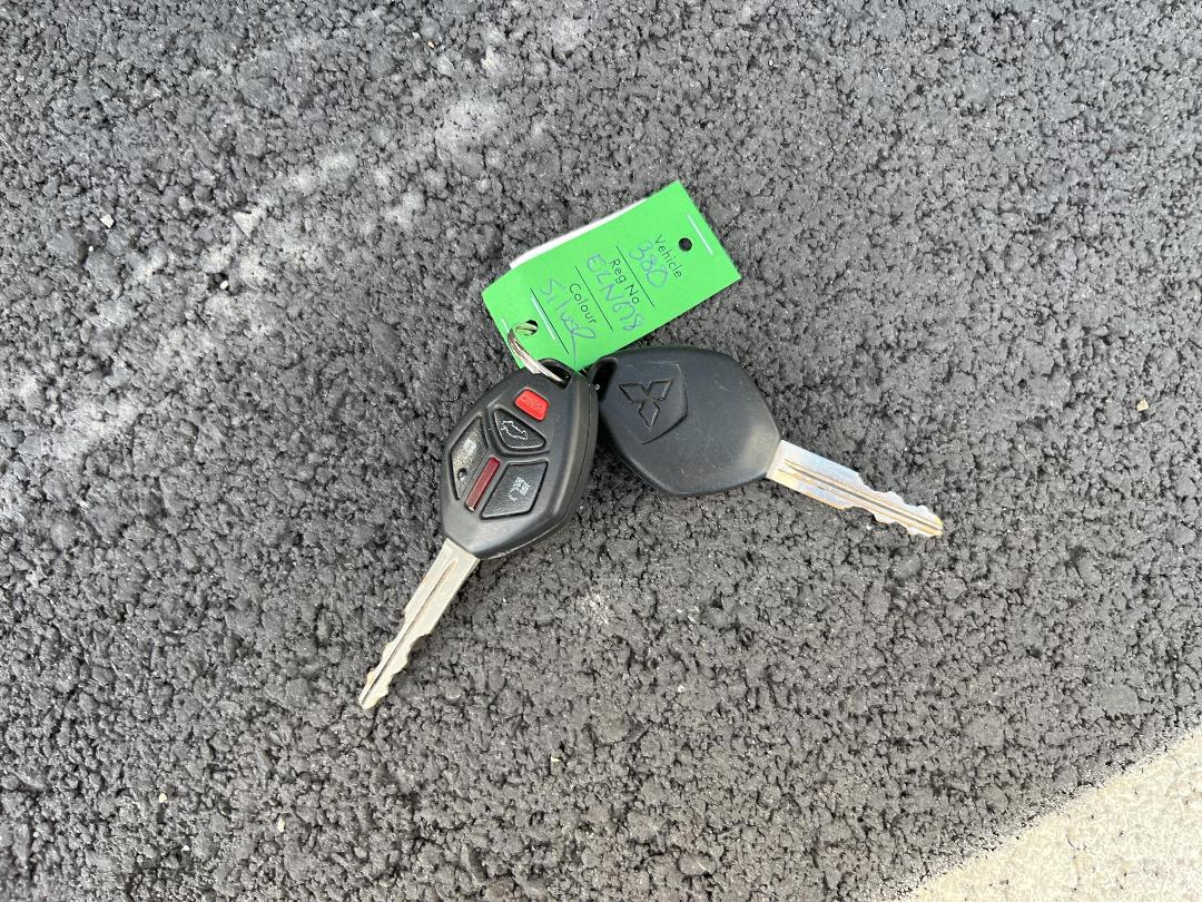 Photo '20' of Mitsubishi 380 Platinum