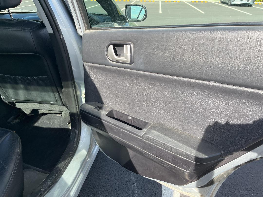 Photo '17' of Mitsubishi 380 Platinum