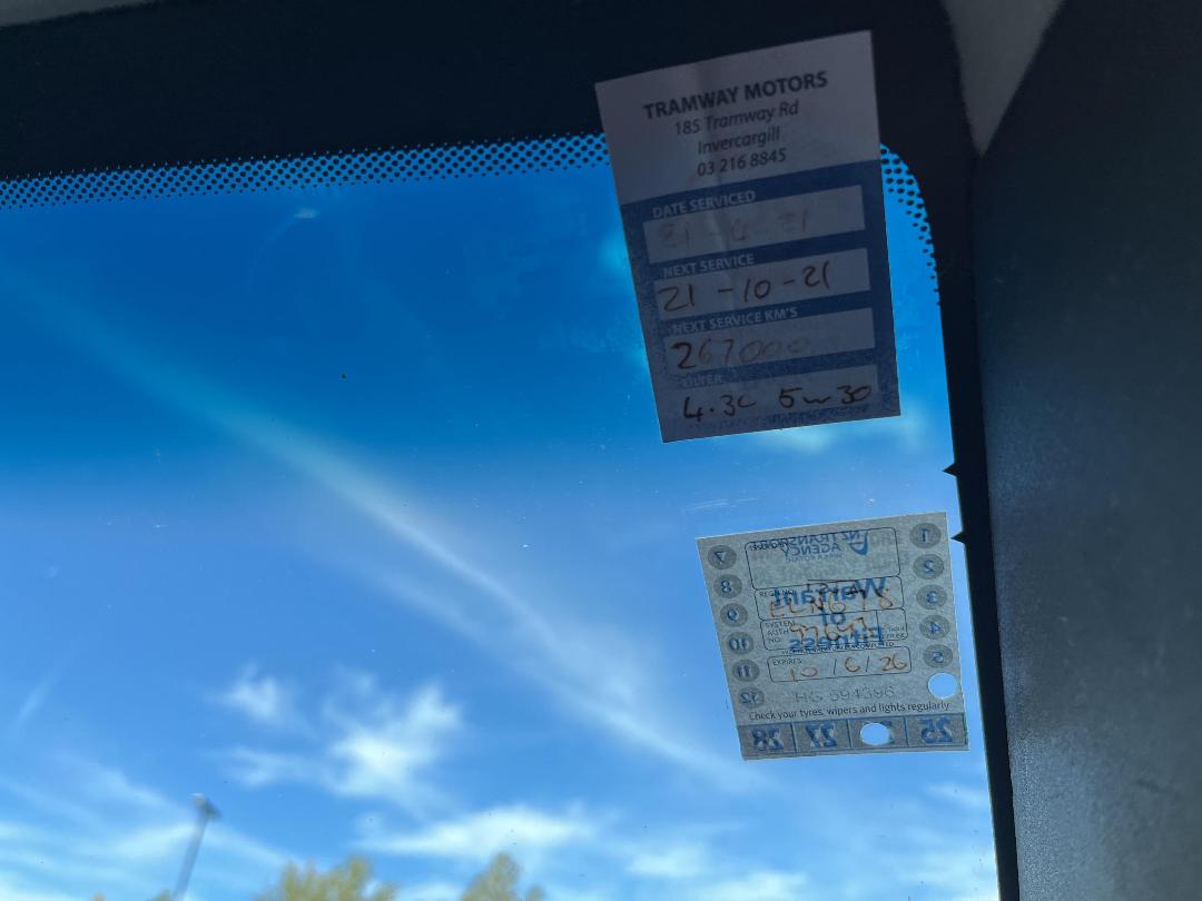 Photo '22' of Mitsubishi 380 Platinum