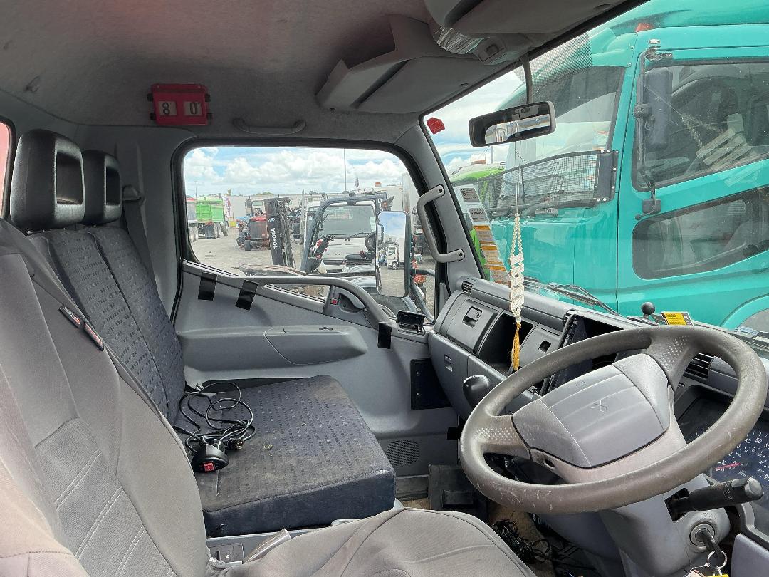 Photo '7' of Mitsubishi Canter FLAT DECK Tow Truck