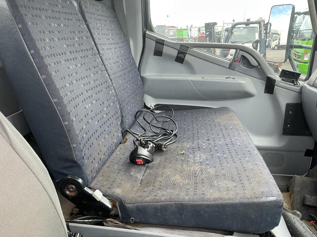 Photo '9' of Mitsubishi Canter FLAT DECK Tow Truck