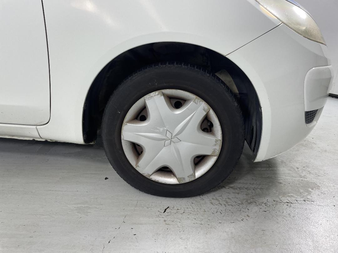 Photo '7' of Mitsubishi Colt LS