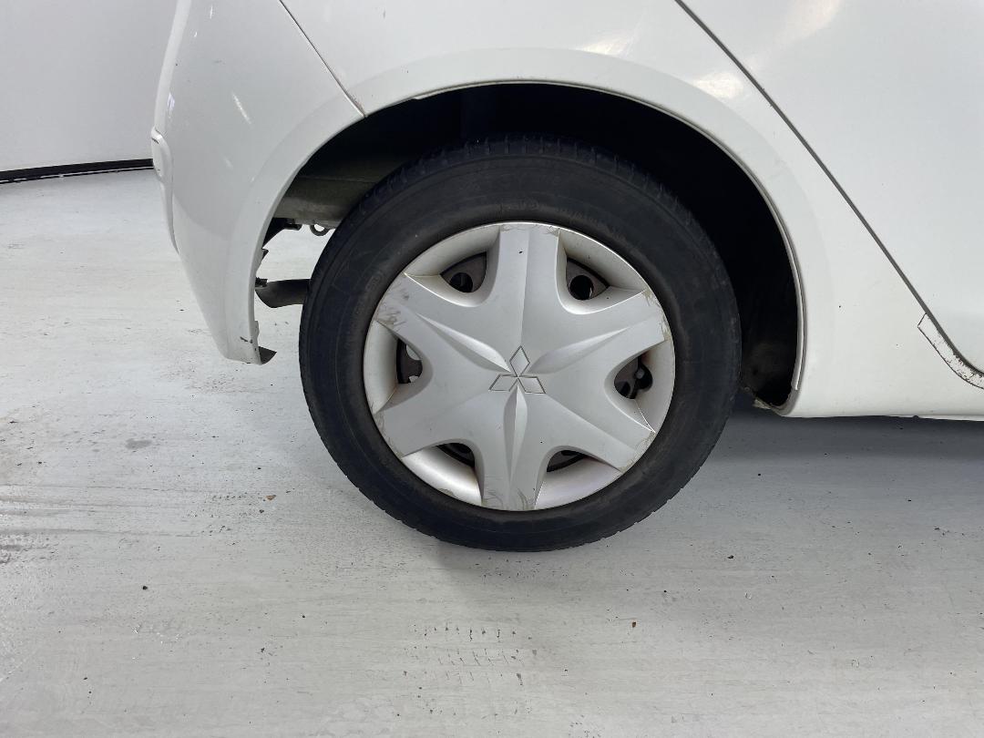 Photo '10' of Mitsubishi Colt LS