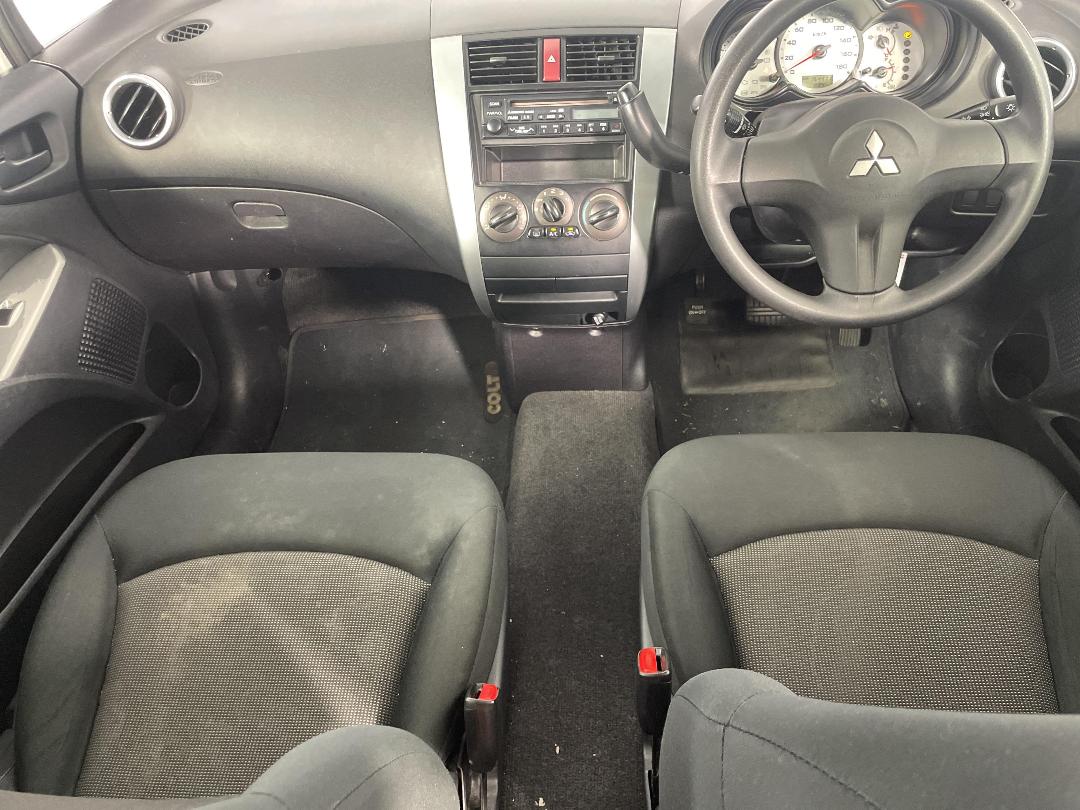 Photo '16' of Mitsubishi Colt LS