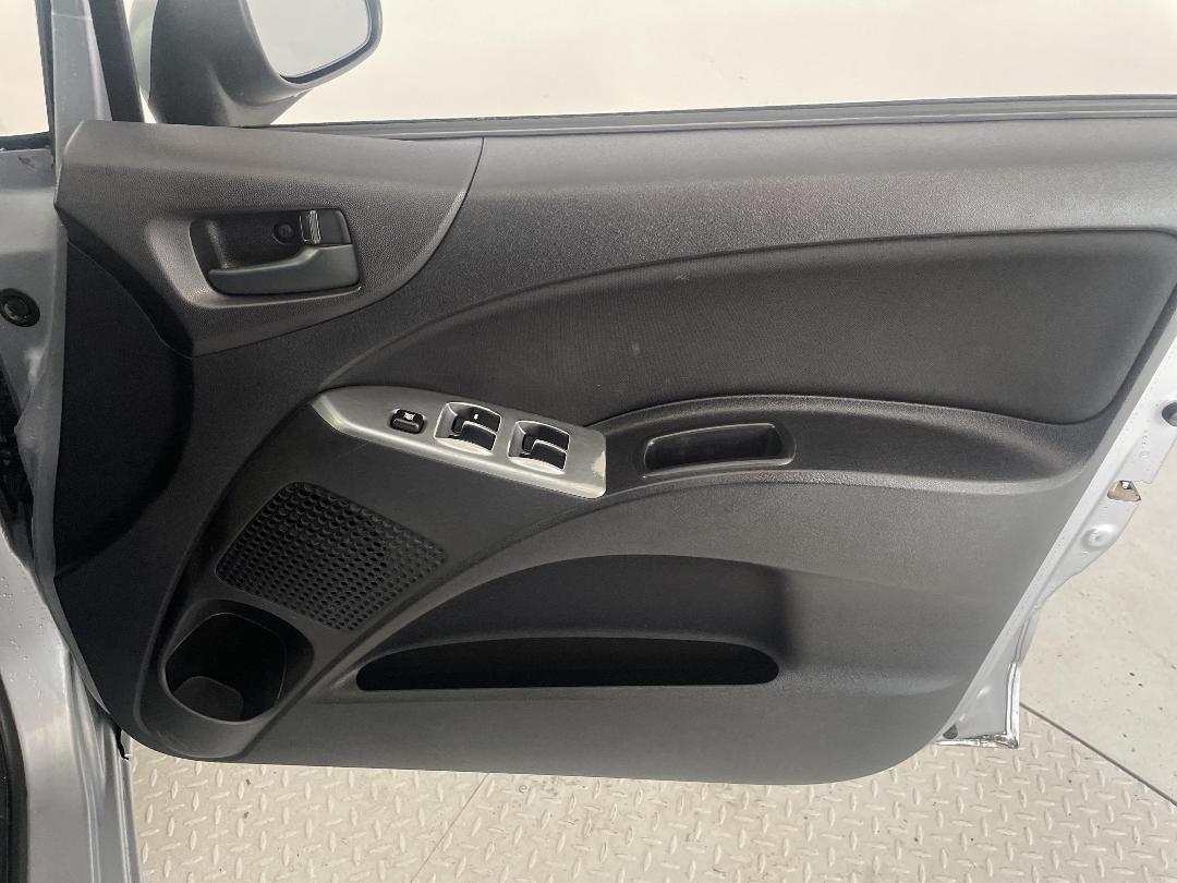 Photo '15' of Mitsubishi Colt Photo '15' of Mitsubishi Colt