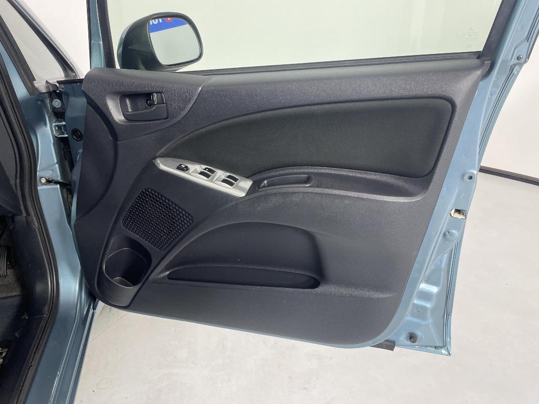 Photo '15' of Mitsubishi Colt