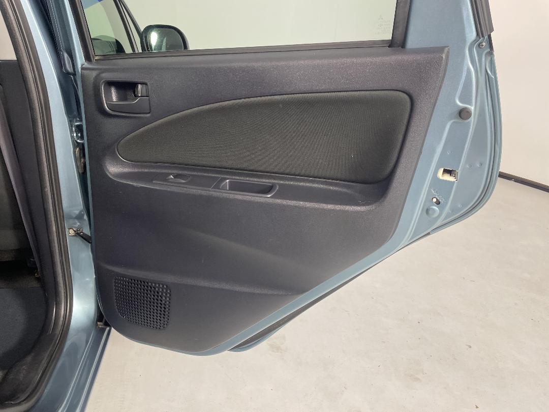 Photo '19' of Mitsubishi Colt