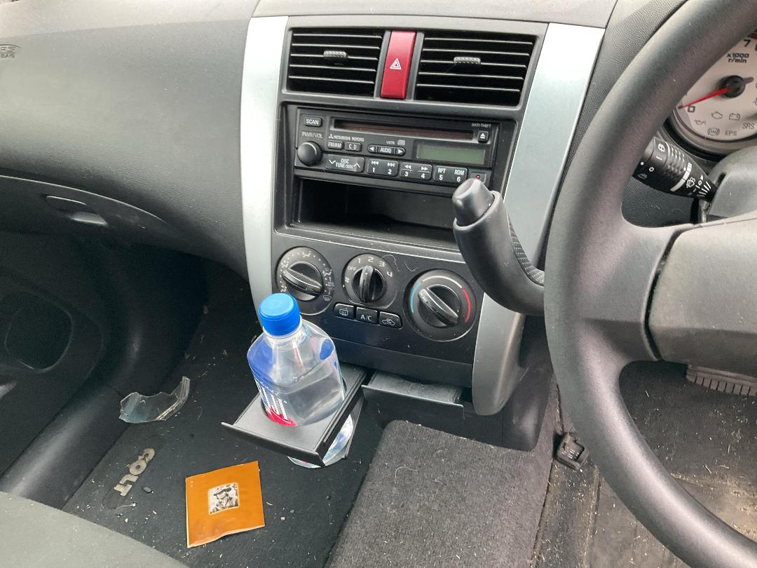 Photo '10' of Mitsubishi Colt LS