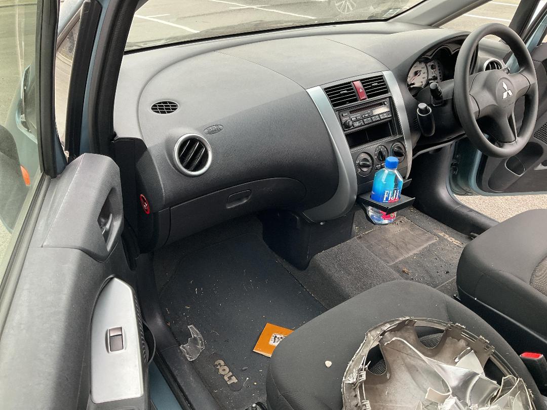 Photo '14' of Mitsubishi Colt LS