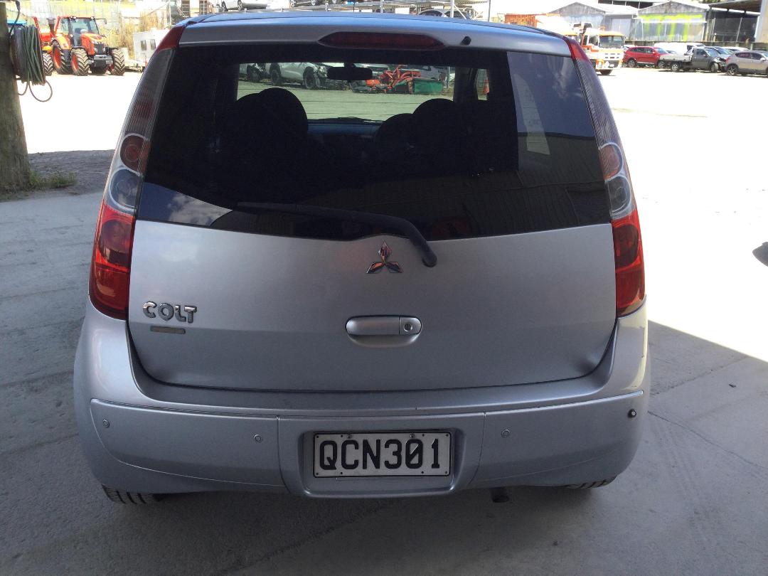 Photo '6' of Mitsubishi Colt LS Photo '6' of Mitsubishi Colt LS