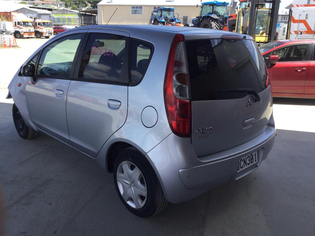 Photo '5' of Mitsubishi Colt LS Photo '5' of Mitsubishi Colt LS