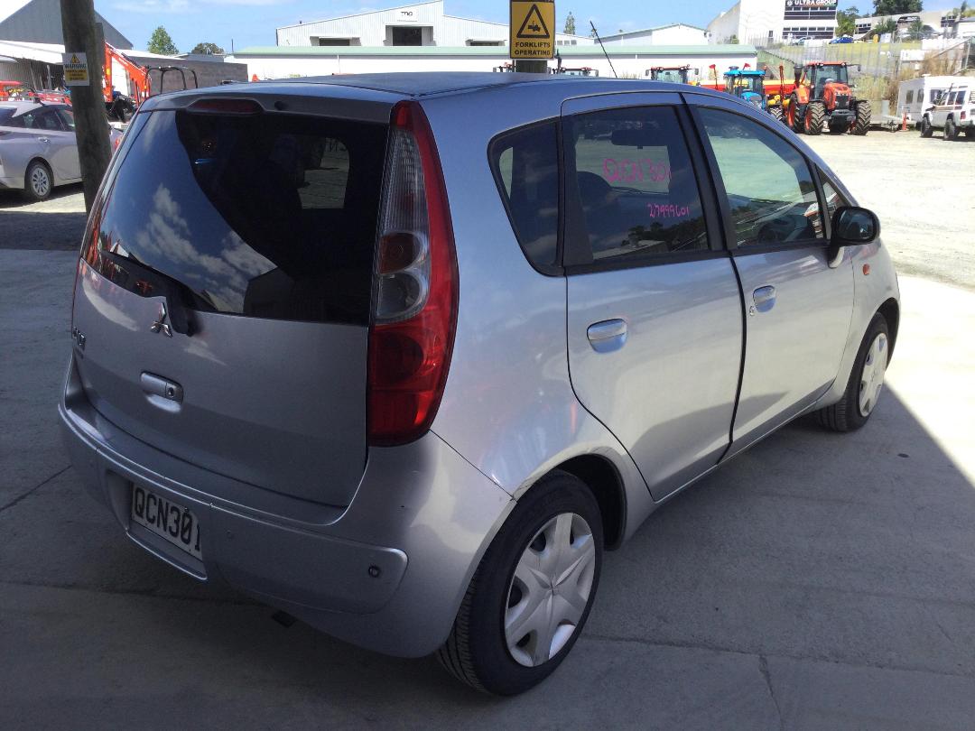 Photo '7' of Mitsubishi Colt LS Photo '7' of Mitsubishi Colt LS