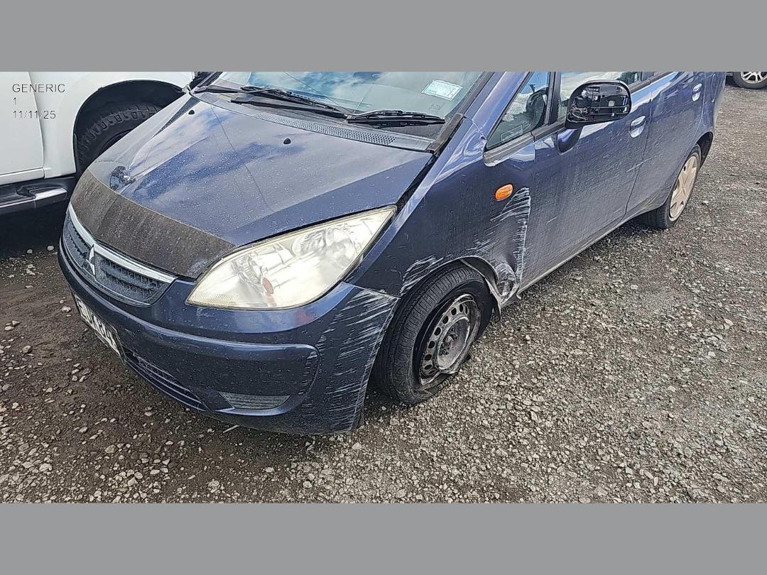 Photo '8' of Mitsubishi Colt Plus LS Photo '8' of Mitsubishi Colt Plus LS