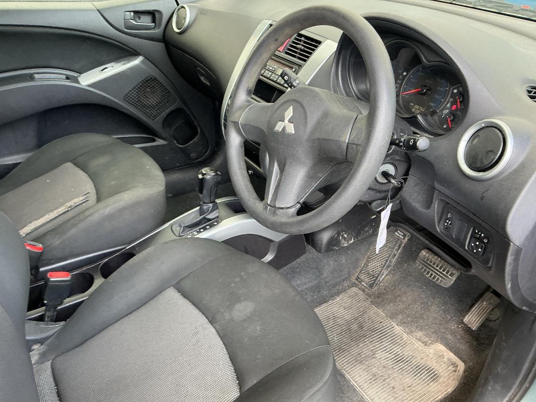 Photo '9' of Mitsubishi Colt Plus LS Photo '9' of Mitsubishi Colt Plus LS