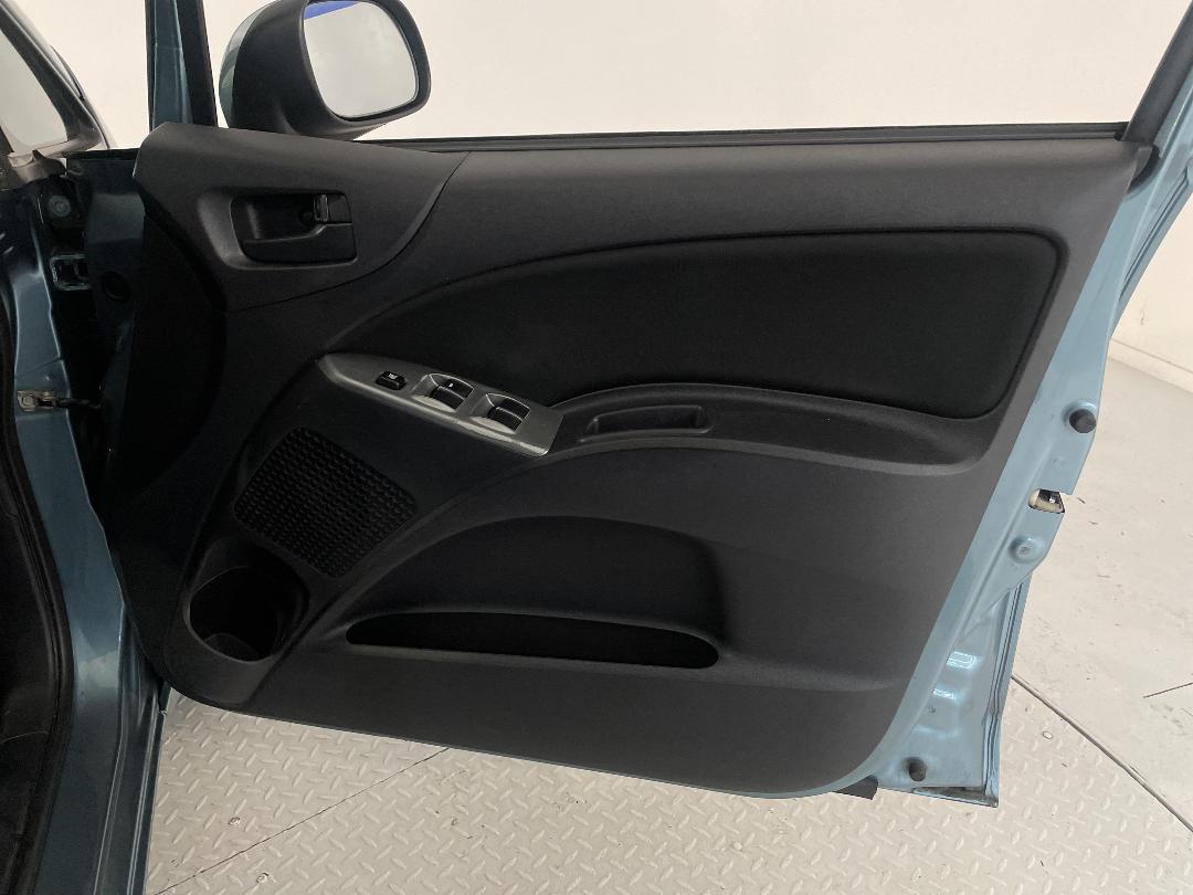 Photo '15' of Mitsubishi Colt Plus