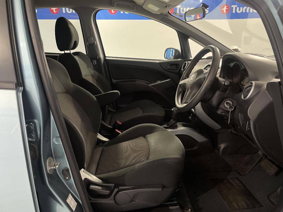 Photo '16' of Mitsubishi Colt Plus