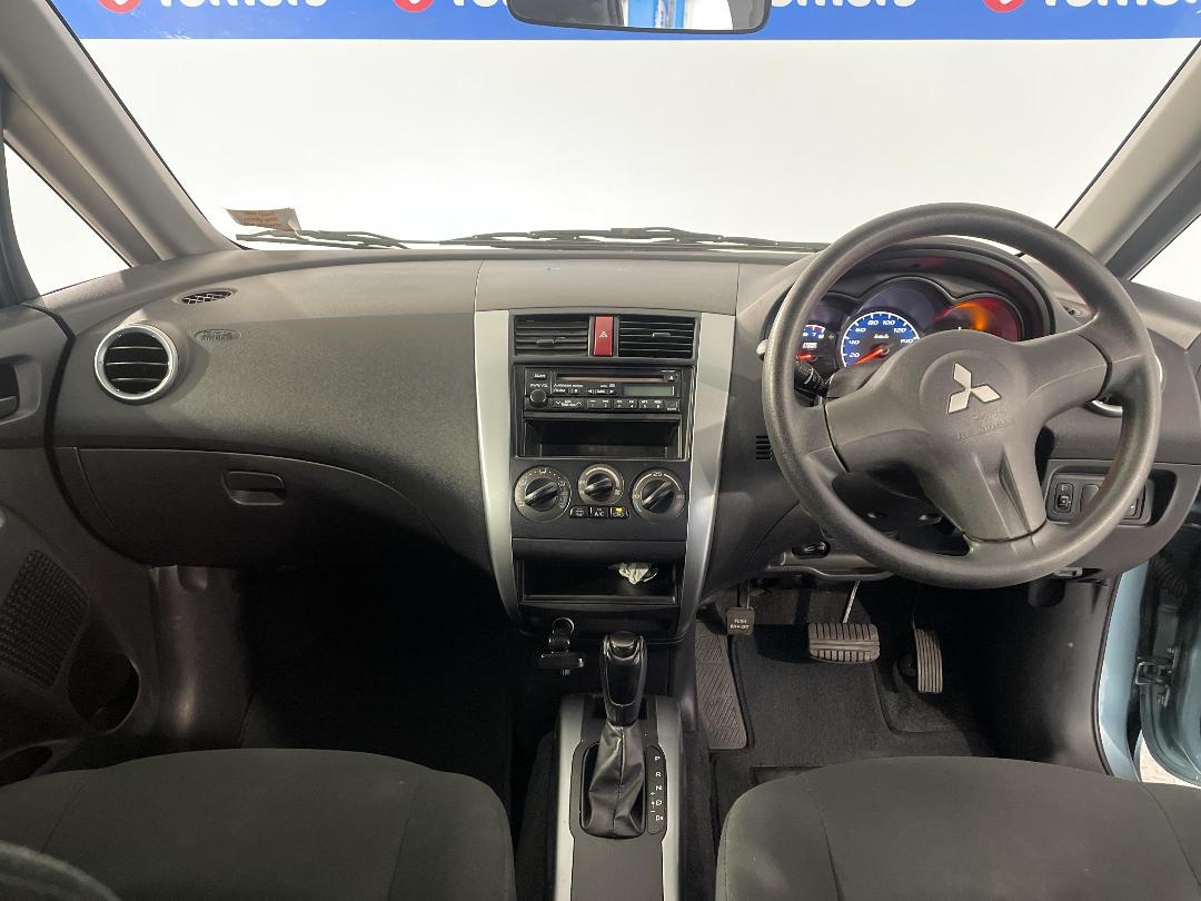 Photo '17' of Mitsubishi Colt Plus