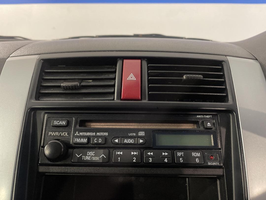 Photo '26' of Mitsubishi Colt Plus