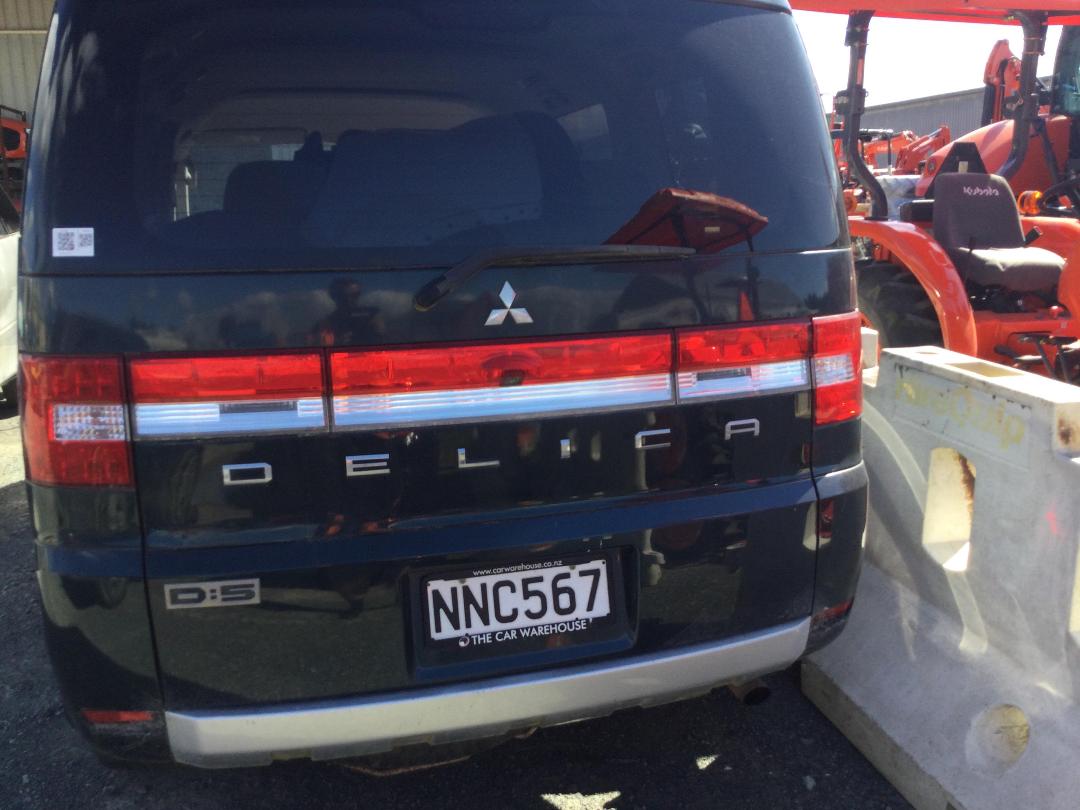 Photo '16' of Mitsubishi Delica Photo '16' of Mitsubishi Delica