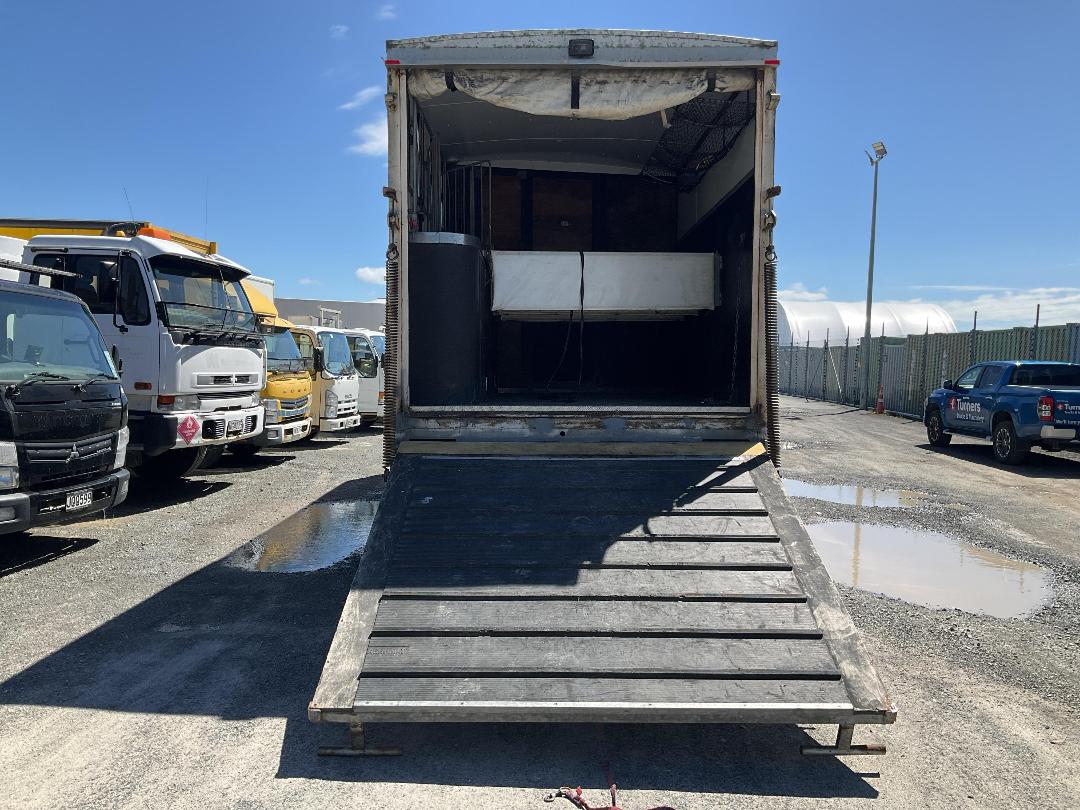 Photo '7' of Mitsubishi Fighter FM250A6 Horse Truck