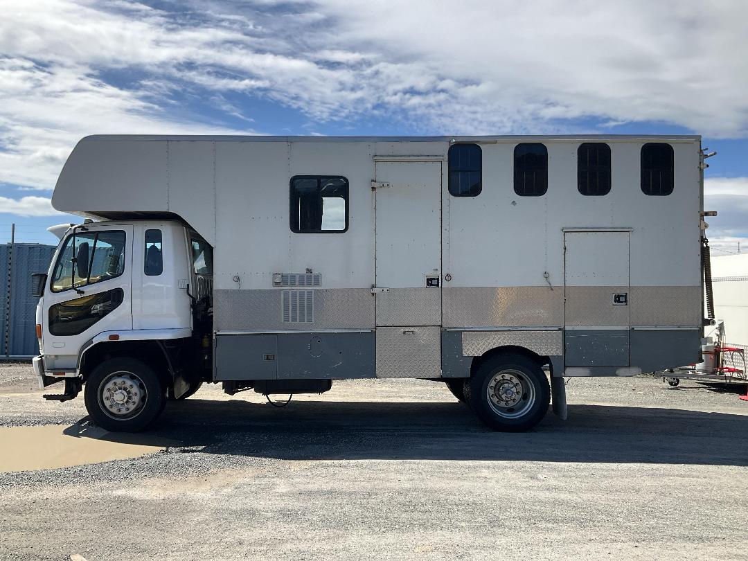 Photo '10' of Mitsubishi Fighter FM250A6 Horse Truck