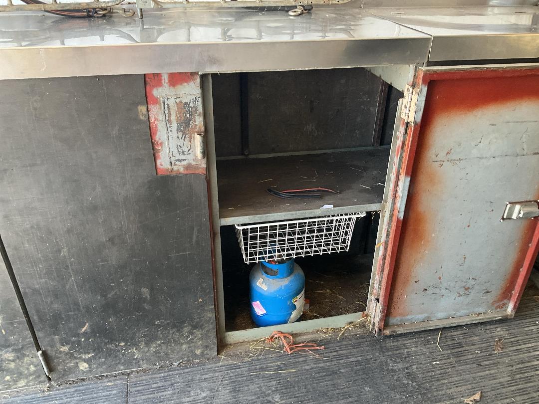 Photo '21' of Mitsubishi Fighter FM250A6 Horse Truck