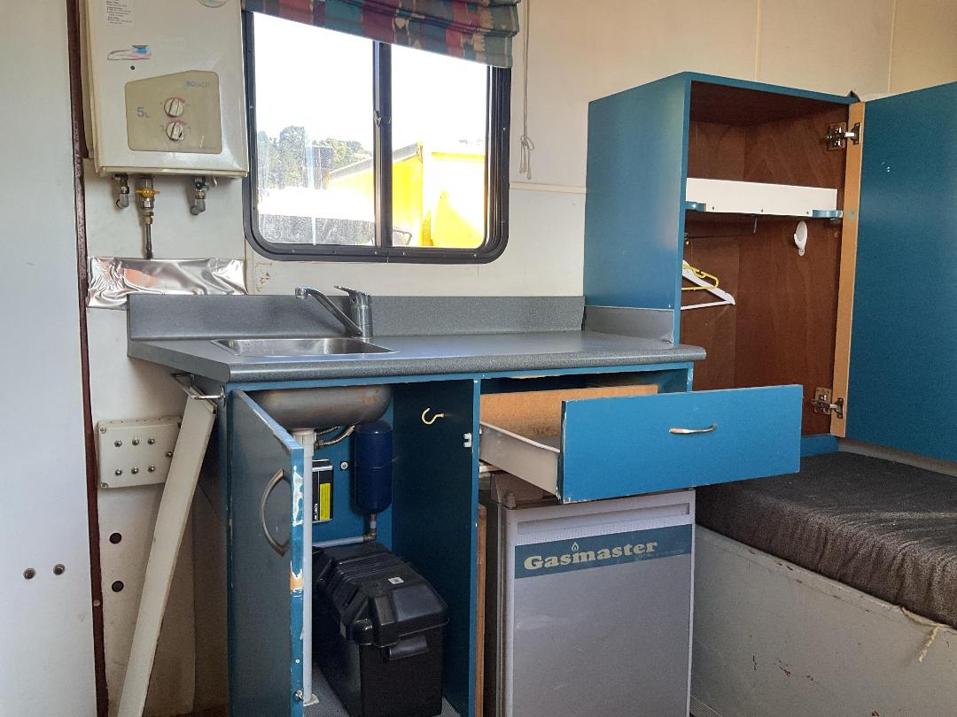 Photo '25' of Mitsubishi Fighter FM250A6 Horse Truck