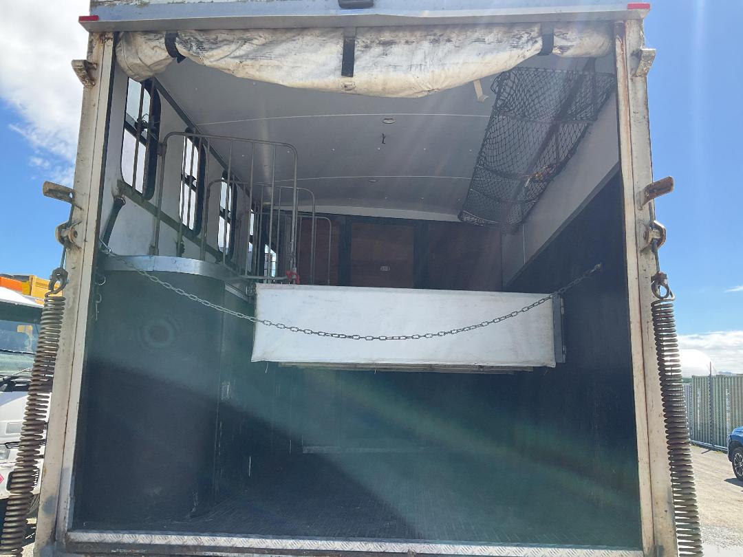 Photo '32' of Mitsubishi Fighter FM250A6 Horse Truck