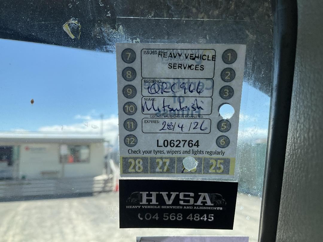 Photo '43' of Mitsubishi Fighter FM250A6 Horse Truck