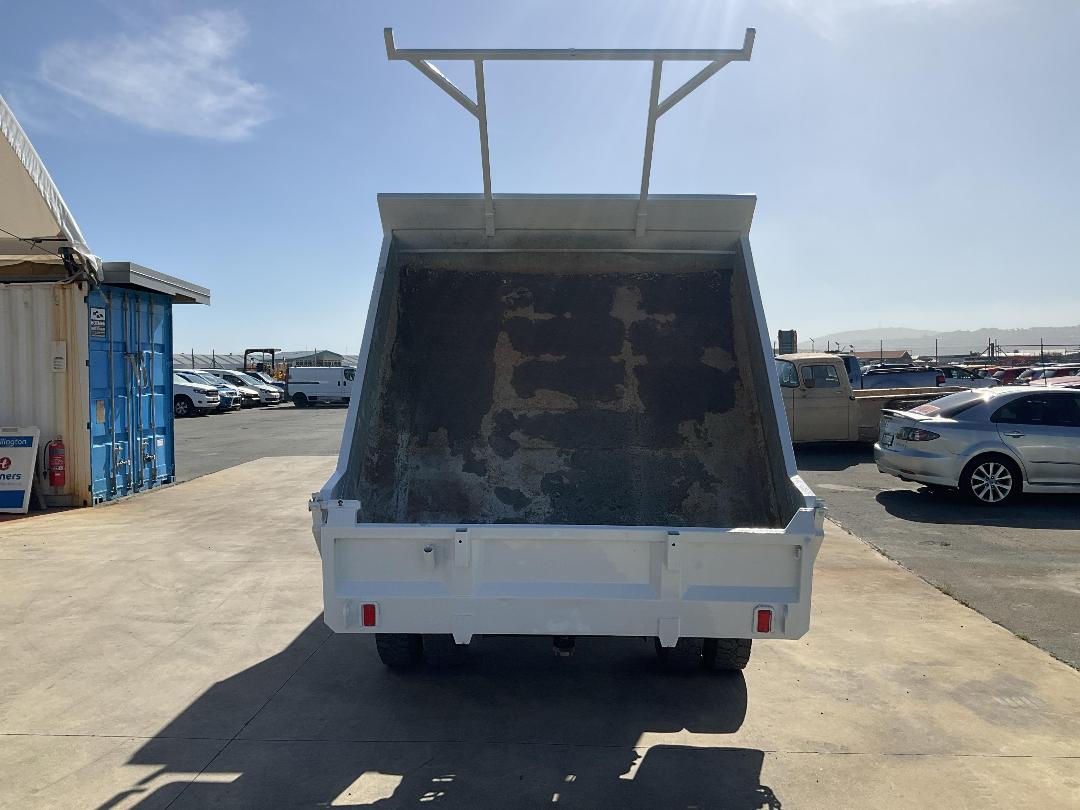 Photo '7' of Mitsubishi Fuso Canter FE150W2 Double Cab - Tipper Photo '7' of Mitsubishi Fuso Canter FE150W2 Double Cab - Tipper