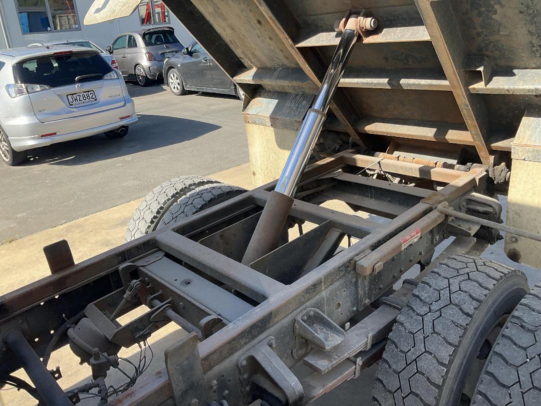 Photo '19' of Mitsubishi Fuso Canter FE150W2 Double Cab - Tipper Photo '19' of Mitsubishi Fuso Canter FE150W2 Double Cab - Tipper