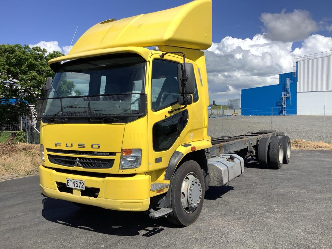 Photo '8' of Mitsubishi Fuso Fighter FU281U8 Cab Chassis Photo '8' of Mitsubishi Fuso Fighter FU281U8 Cab Chassis