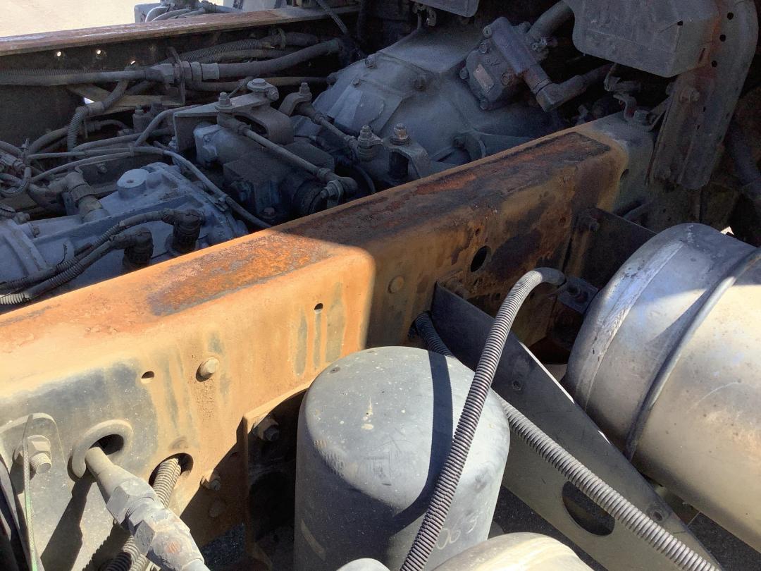 Photo '37' of Mitsubishi Fuso Fighter FU281U8 Cab Chassis Photo '37' of Mitsubishi Fuso Fighter FU281U8 Cab Chassis