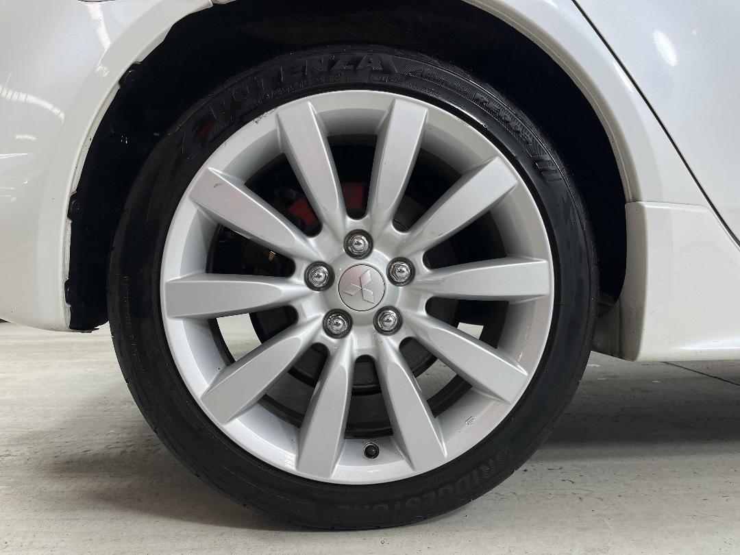 Photo '12' of Mitsubishi Galant