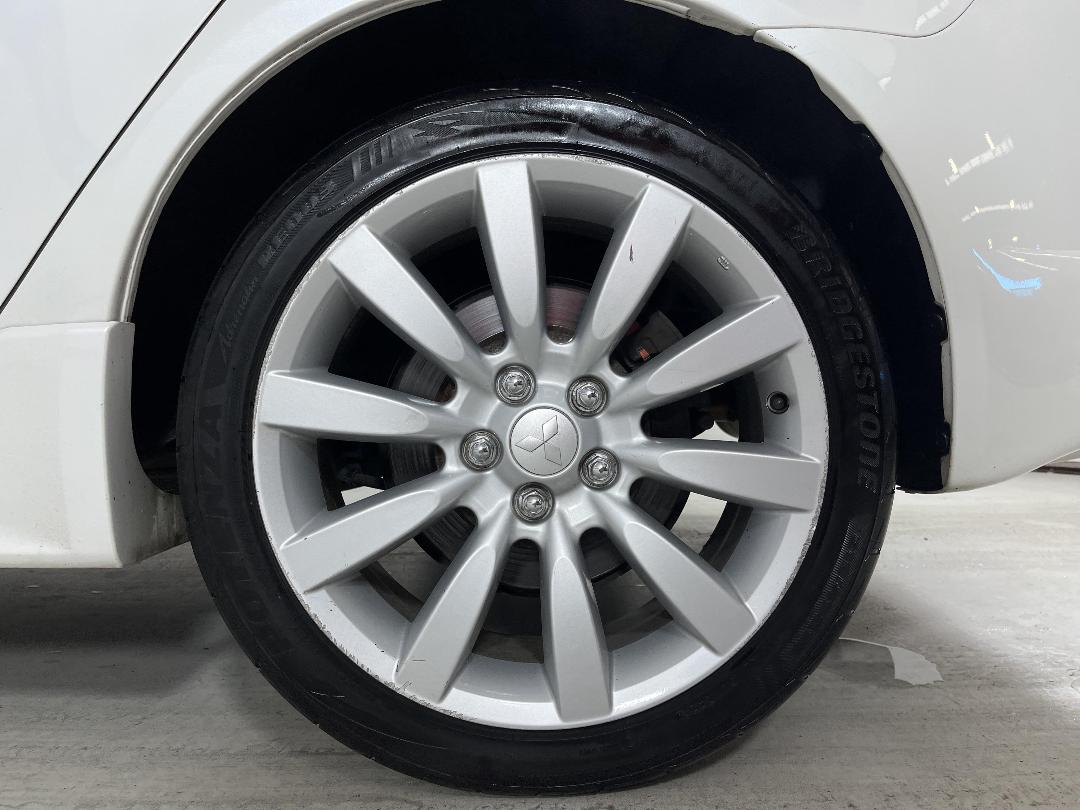 Photo '11' of Mitsubishi Galant