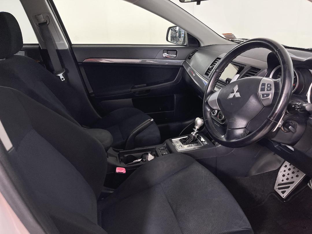 Photo '16' of Mitsubishi Galant