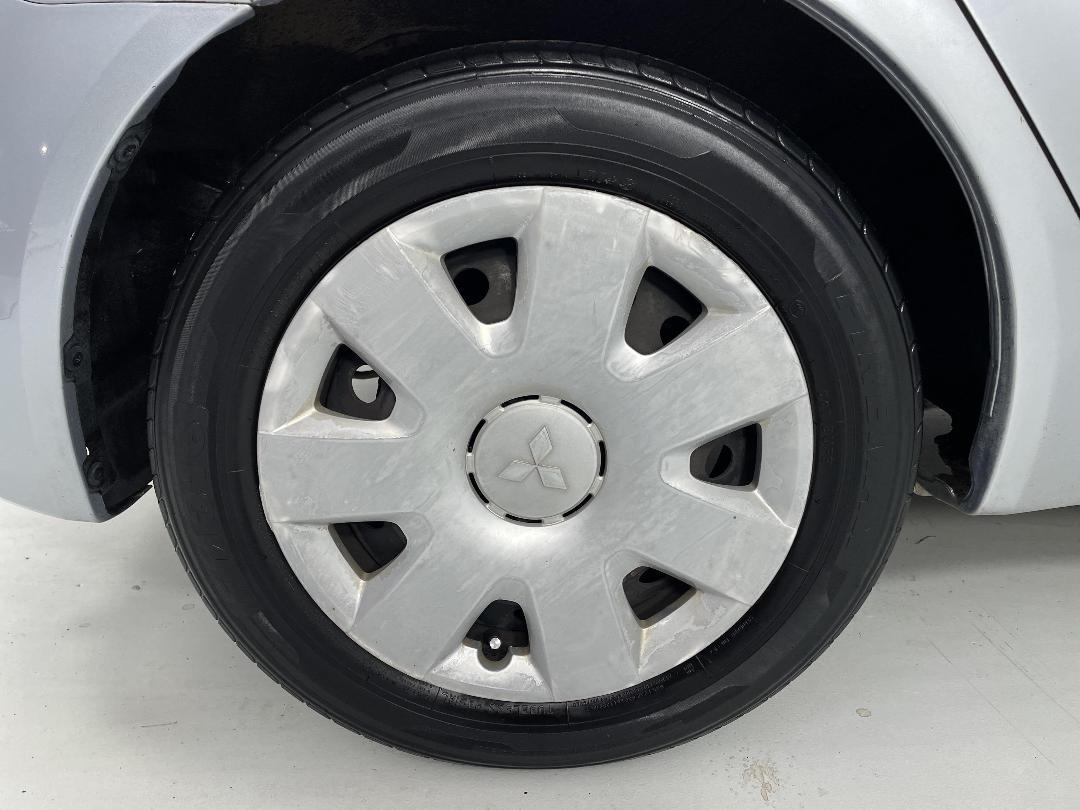 Photo '12' of Mitsubishi Galant