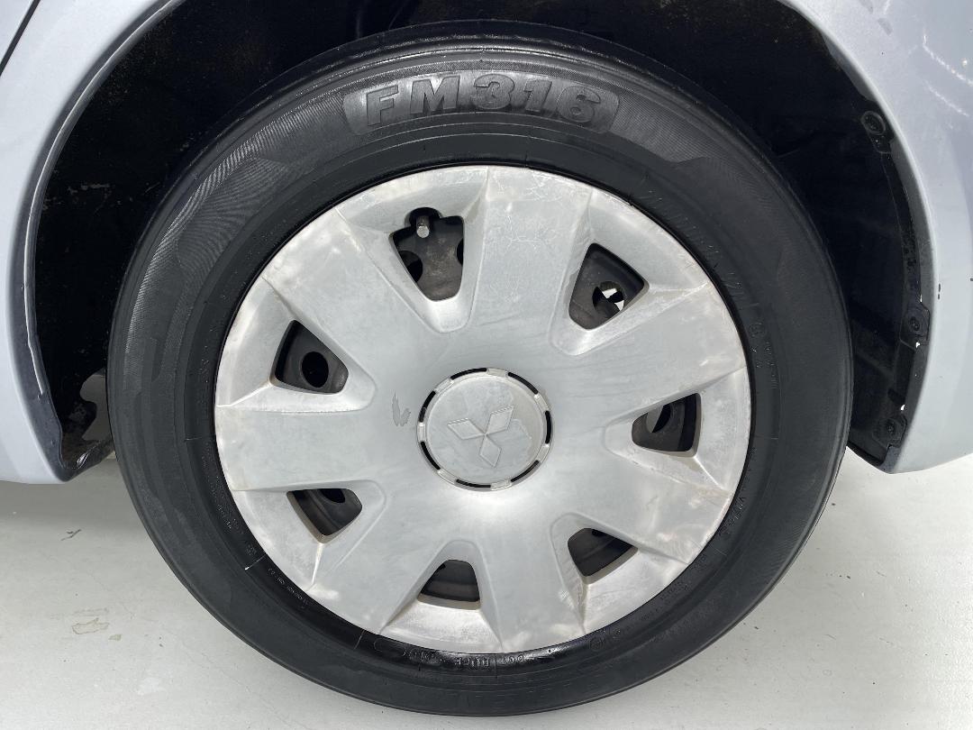 Photo '11' of Mitsubishi Galant