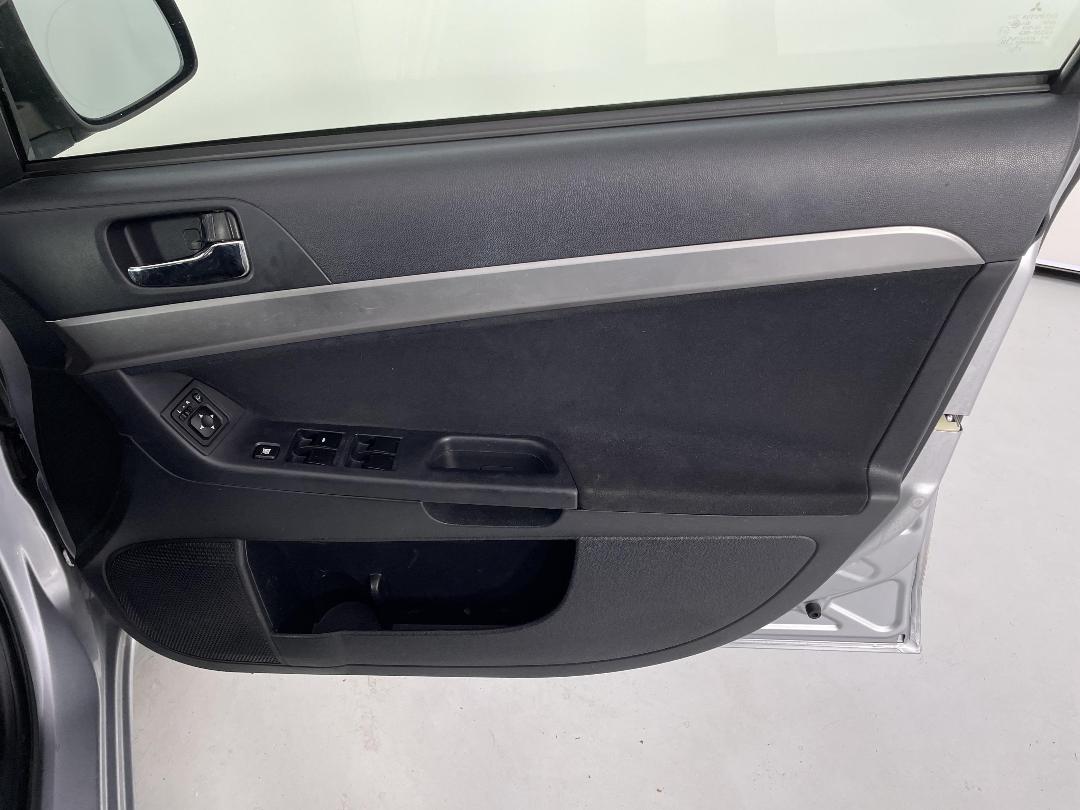 Photo '15' of Mitsubishi Galant