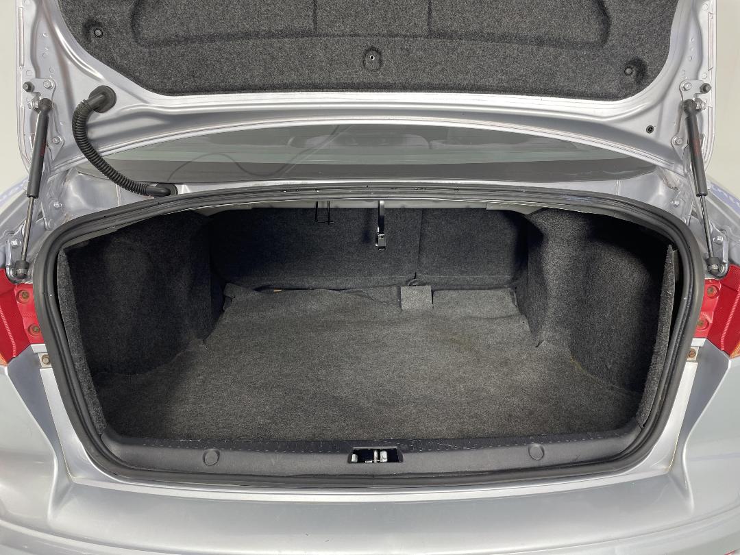 Photo '14' of Mitsubishi Galant